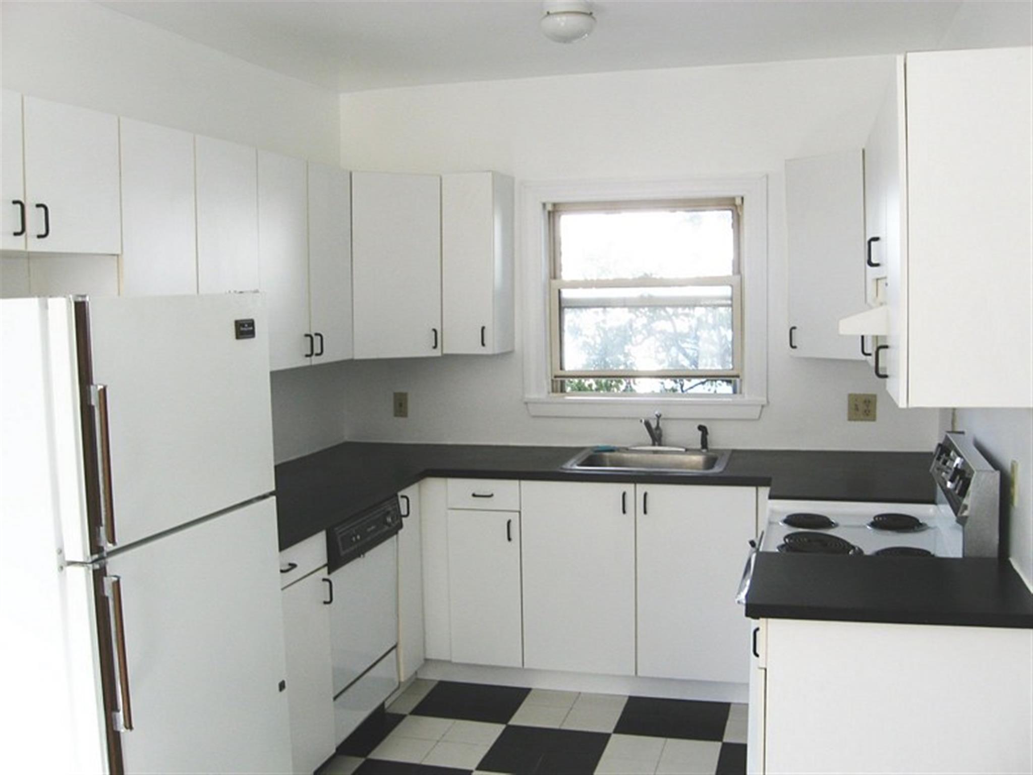 407 Broadway, Magoun Square