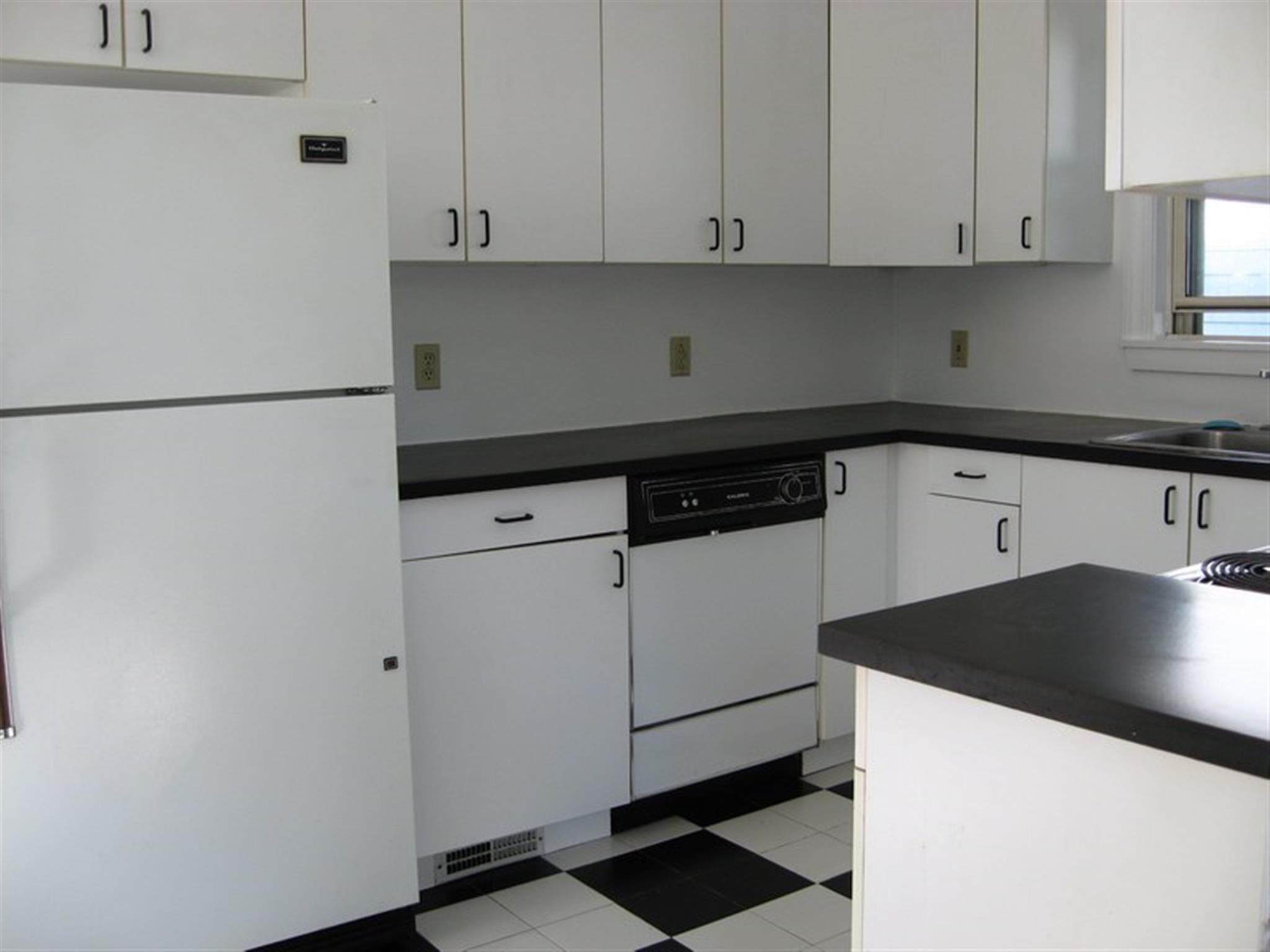 407 Broadway, Magoun Square