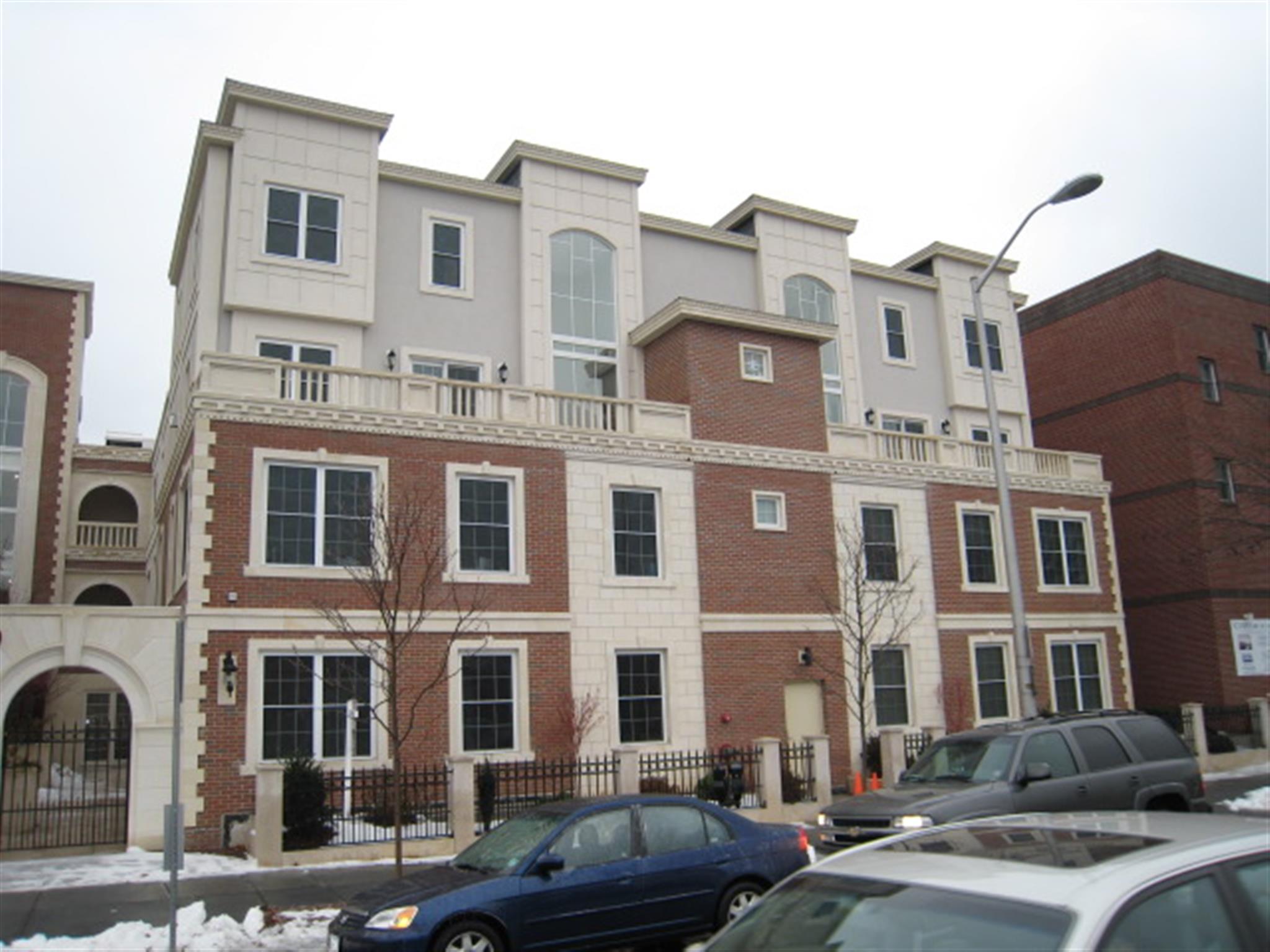 2440 Massachusetts Ave, North Cambridge