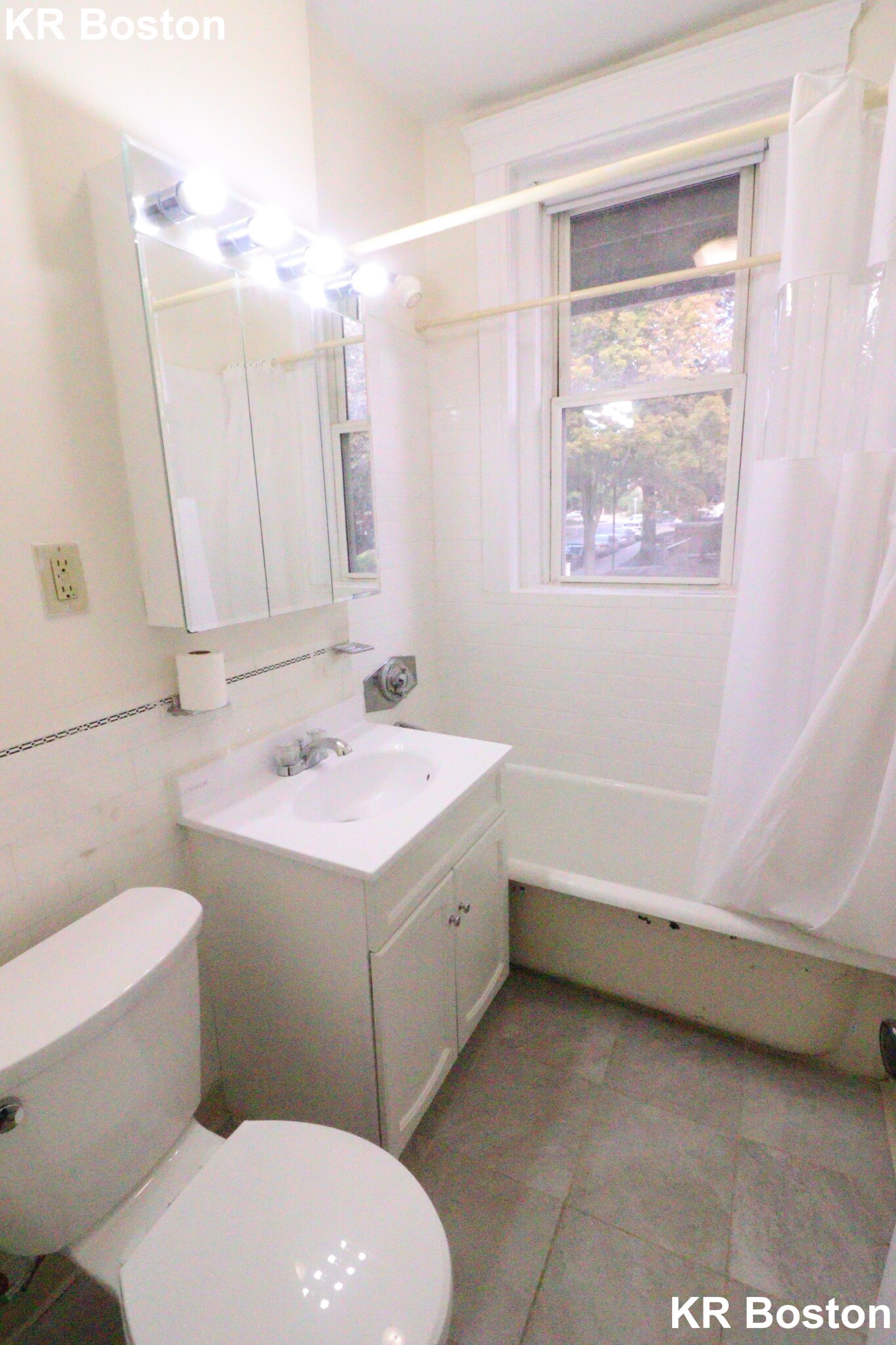 135 Washington St, Brighton