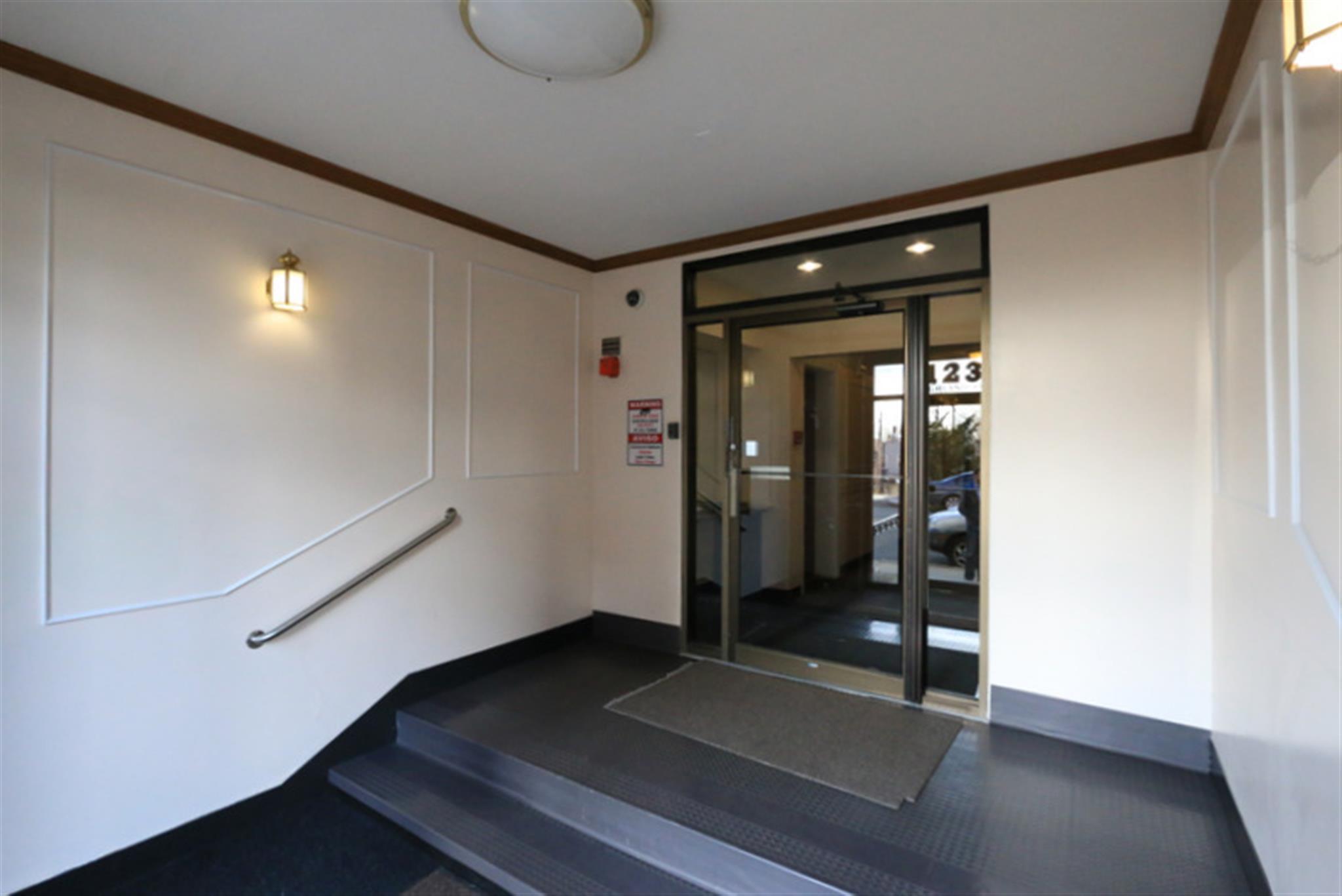 123 Highland Ave, Prospect Hill