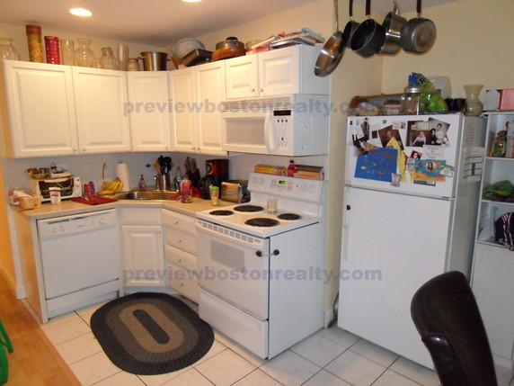 2574 Massachusetts Ave, North Cambridge