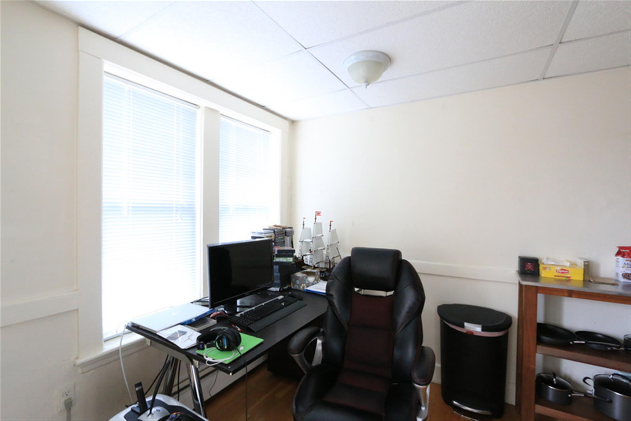 36 College Ave, Tufts