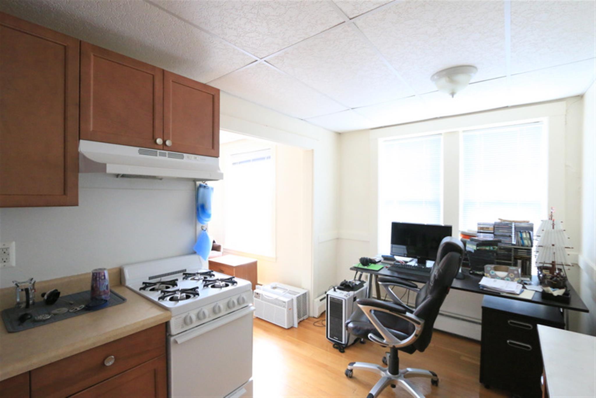 36 College Ave, Tufts