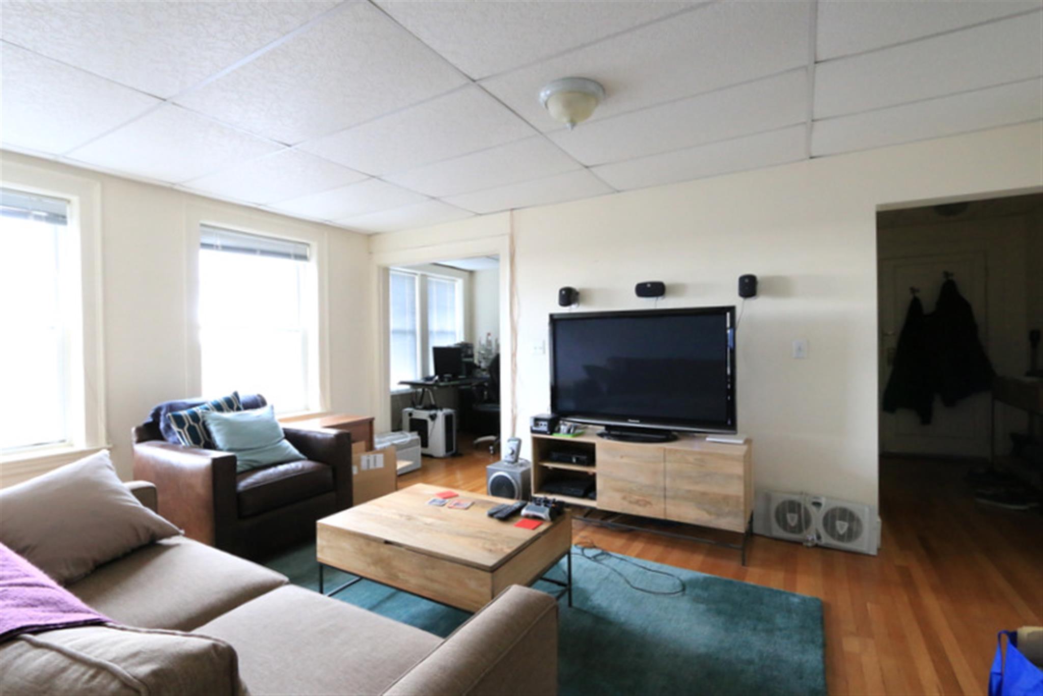 36 College Ave, Tufts