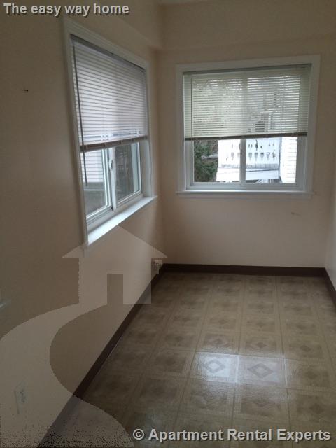 108 Pearson Rd, Ball Square