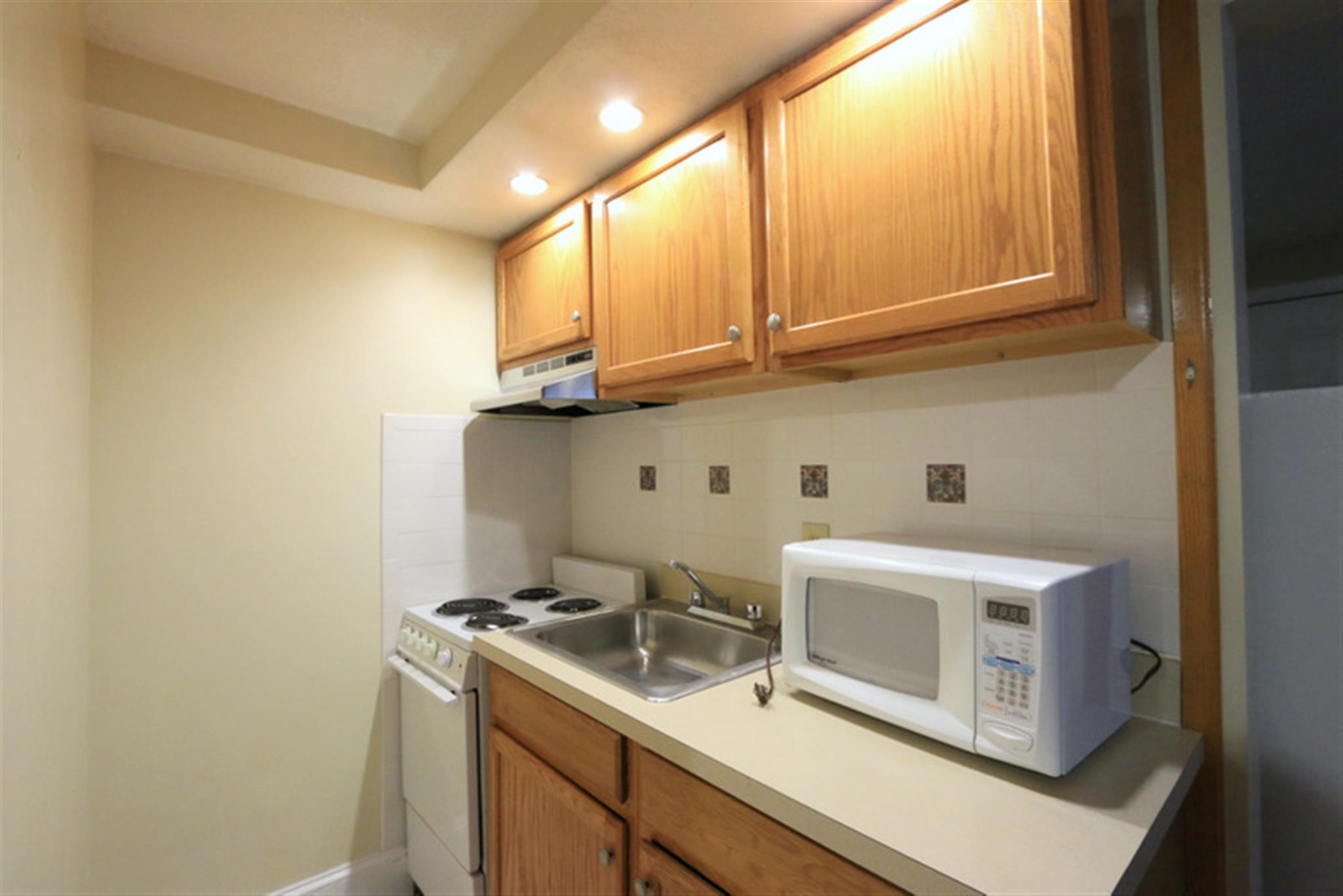 12 Mount Auburn St, Riverside