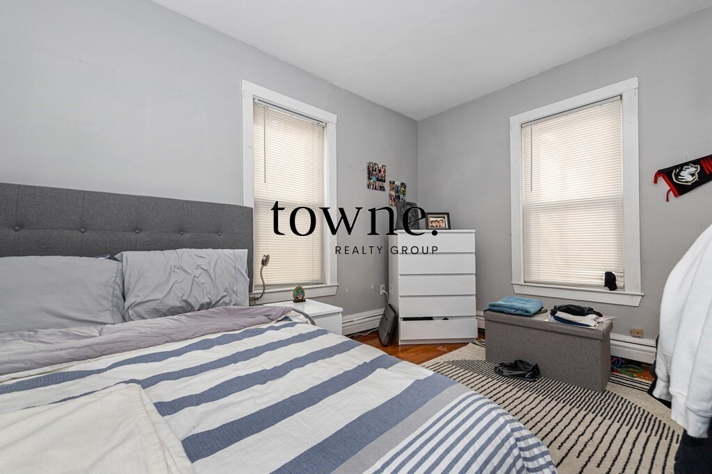 44 Hillside St, Mission Hill