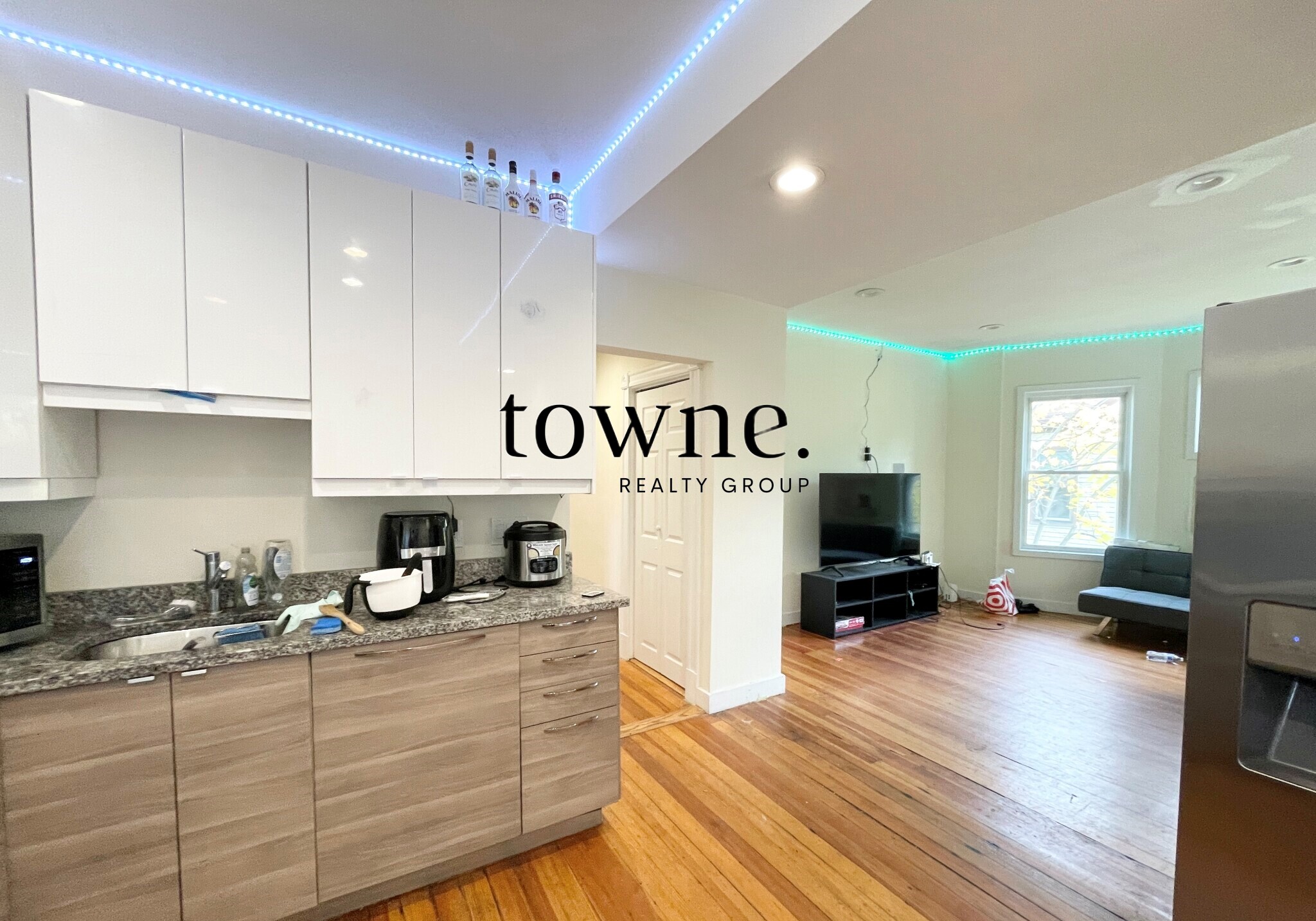 112 Hillside St, Mission Hill