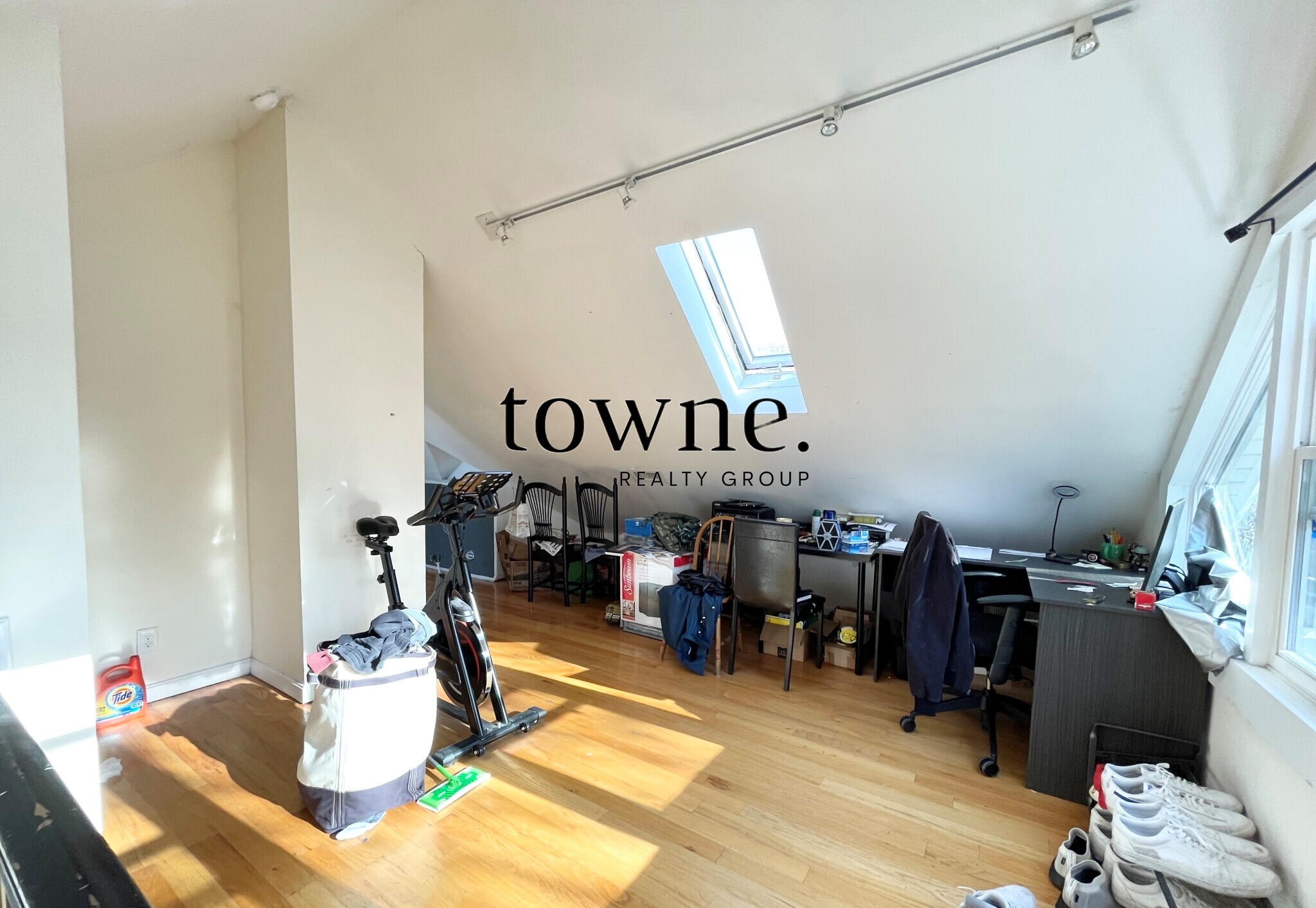 112 Hillside St, Mission Hill