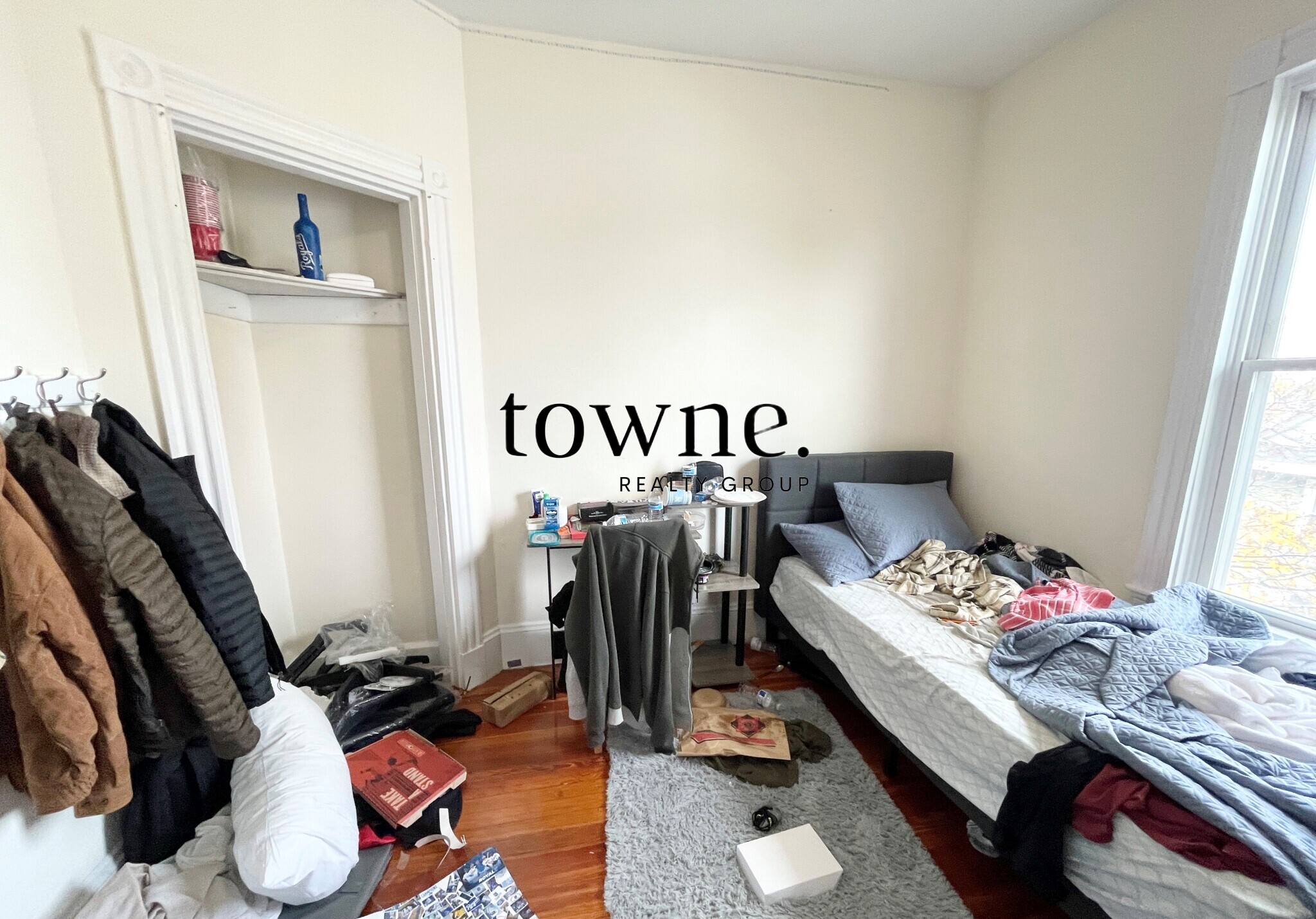 112 Hillside St, Mission Hill