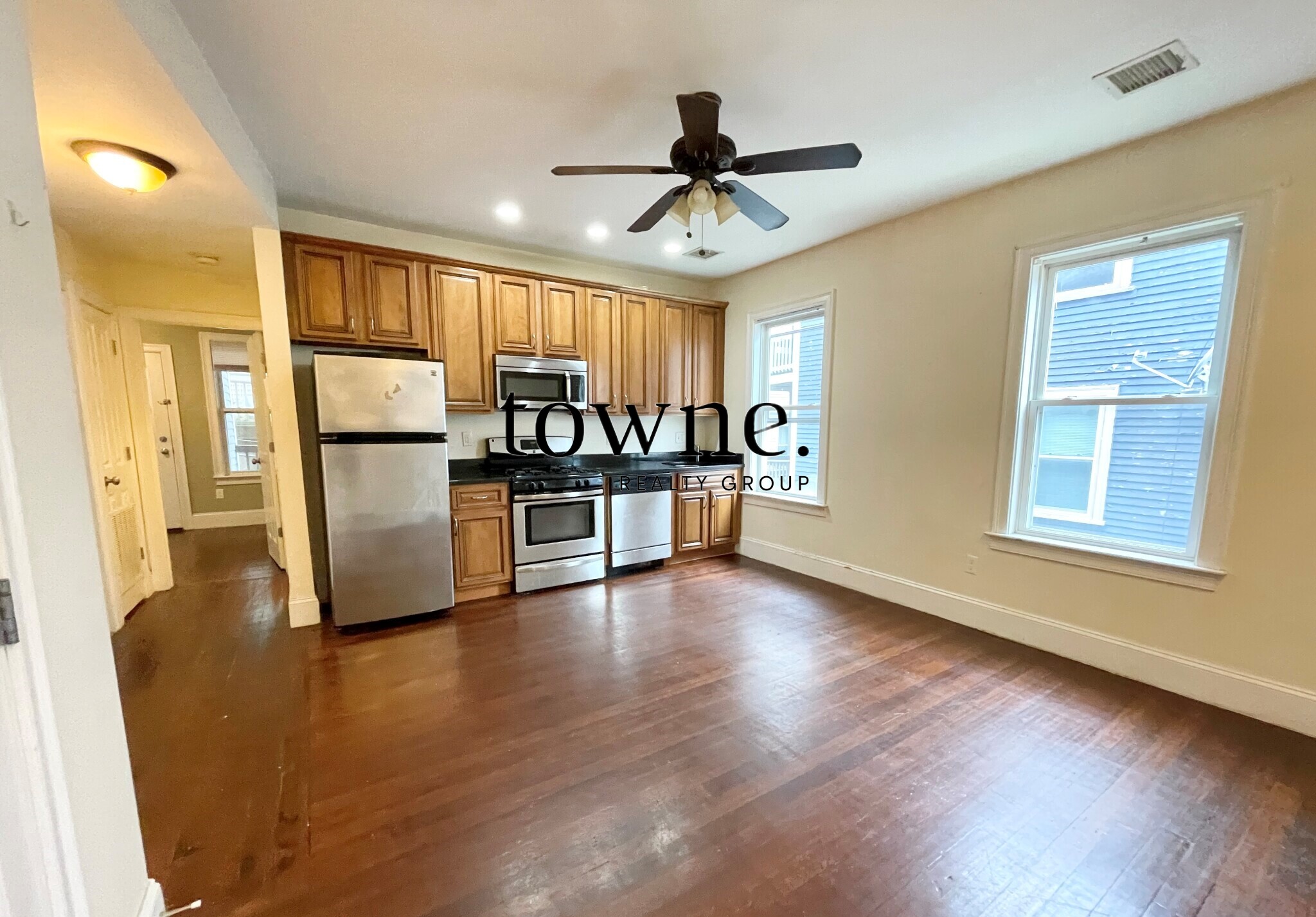 178 Hillside St, Mission Hill