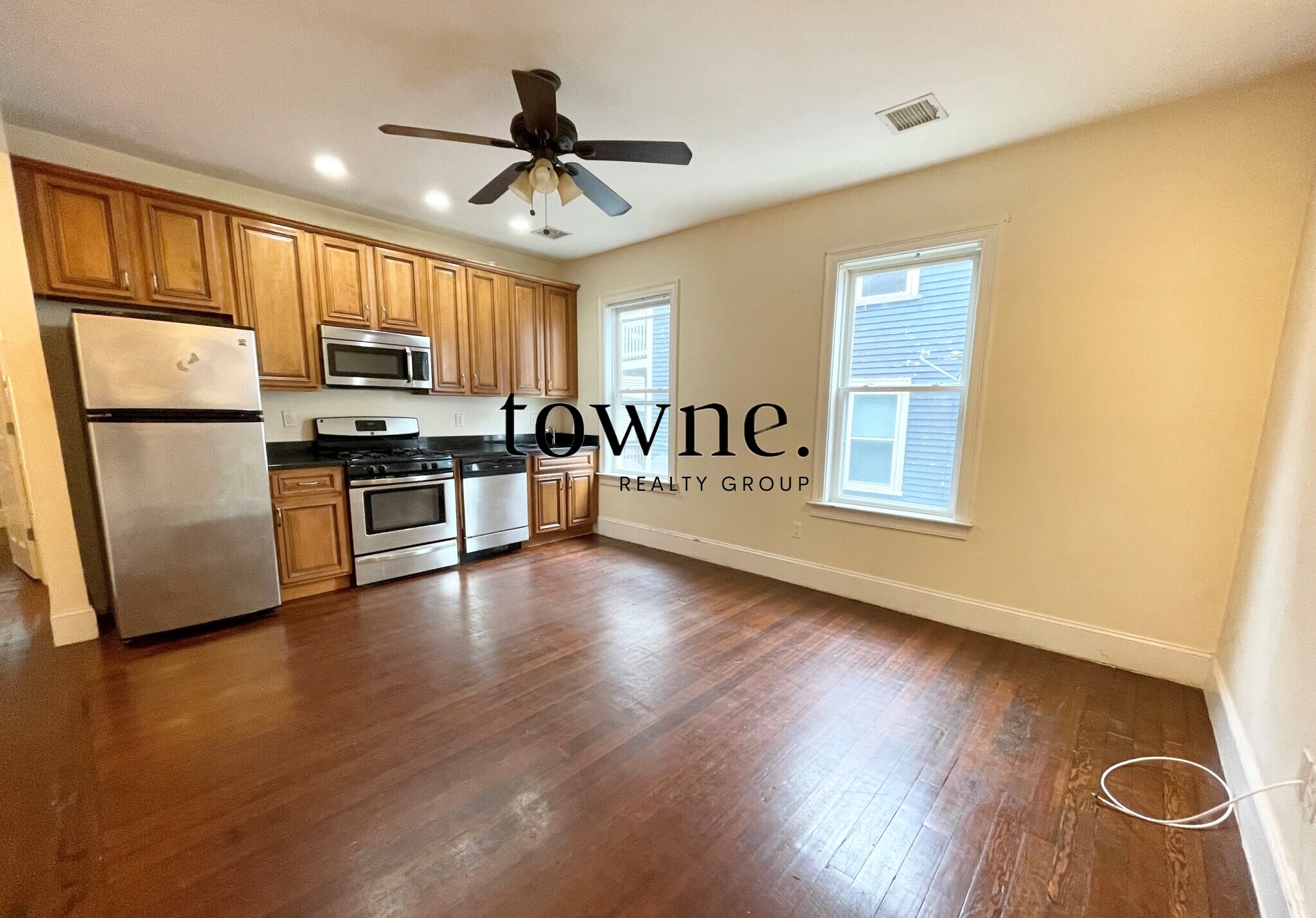 178 Hillside St, Mission Hill