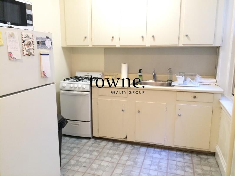 1622 Massachusetts Ave, Harvard Square