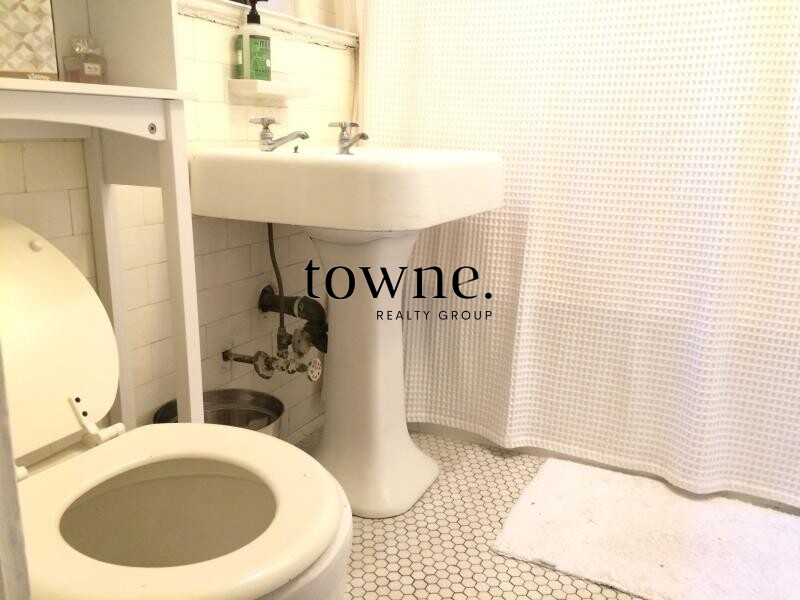 1622 Massachusetts Ave, Harvard Square