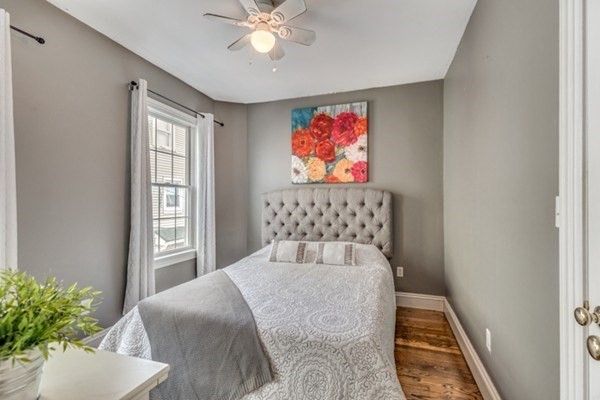 14 Burrill Pl, South Boston