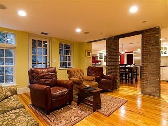 14 Chestnut St, Beacon Hill