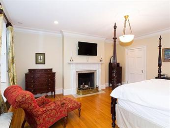 14 Chestnut St, Beacon Hill