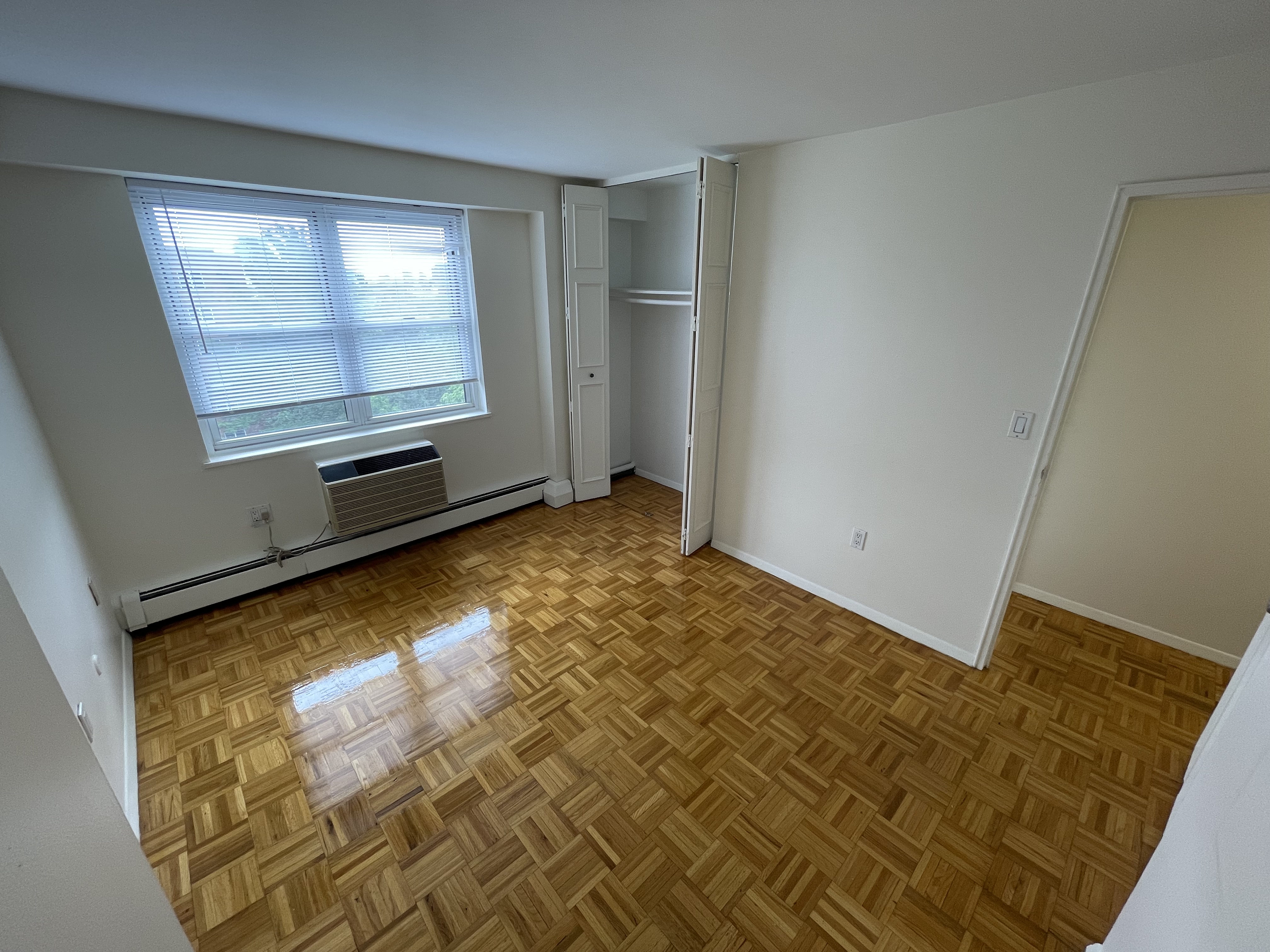 185 Freeman St, Longwood