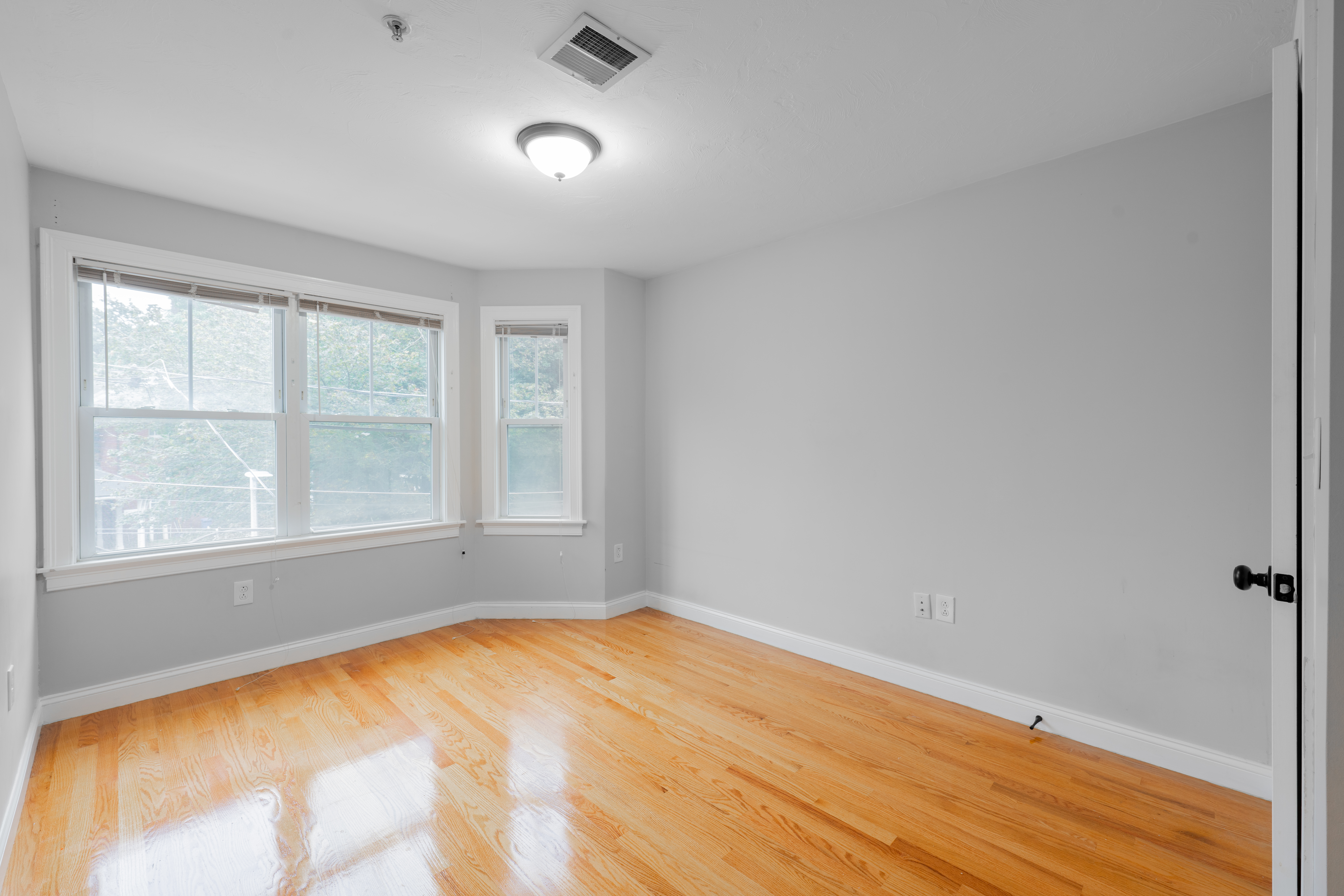 14 Notre Dame, Roxbury