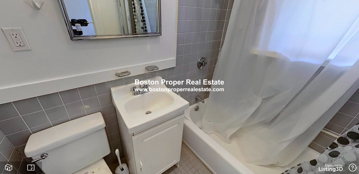 14 Palace Rd, Longwood