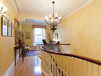 14 Chestnut St, Beacon Hill