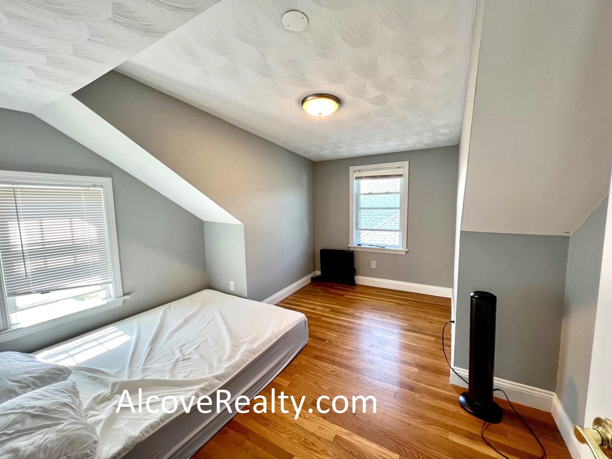 39 Sterling St, Teele Square