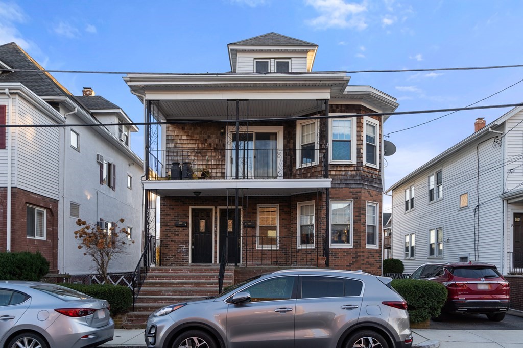 14 Windsor Rd, Medford