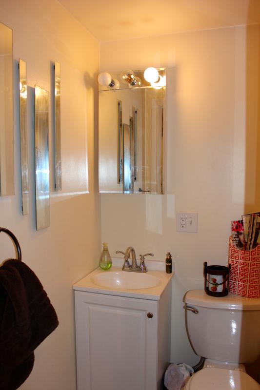 878 Beacon St, Fenway