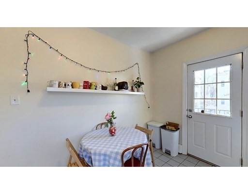 17 Chilcott Pl, Jamaica Plain