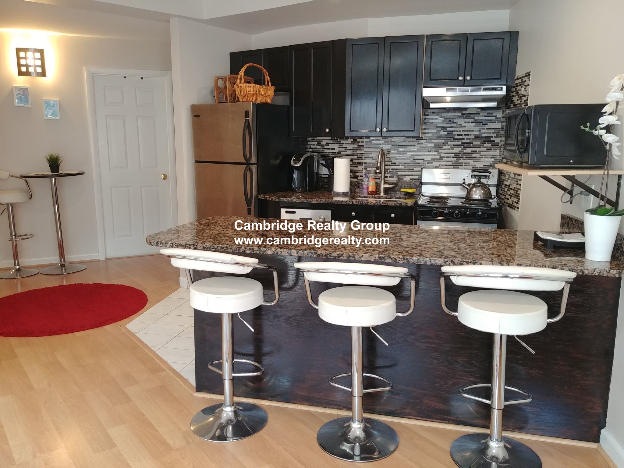 516 Green St, Central Square