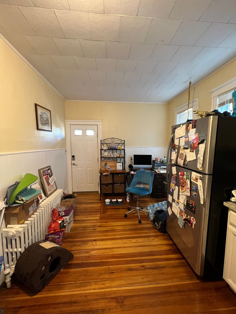 17 Dow St, West Somerville