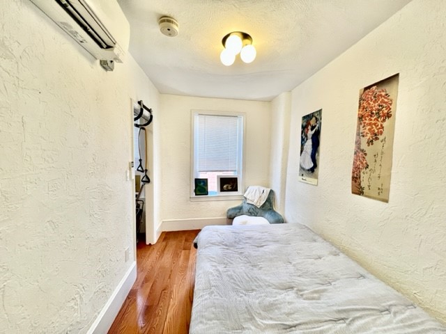 4 Garden Ct, North End