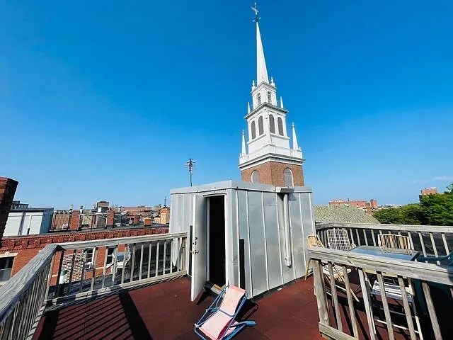 174 Salem St, North End