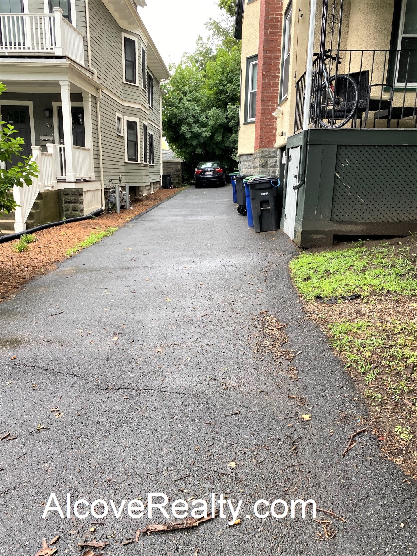 72 Powder House Boulevard, Tufts