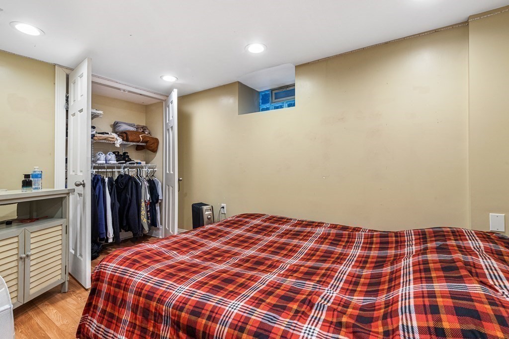 1566 Termont St, Mission Hill