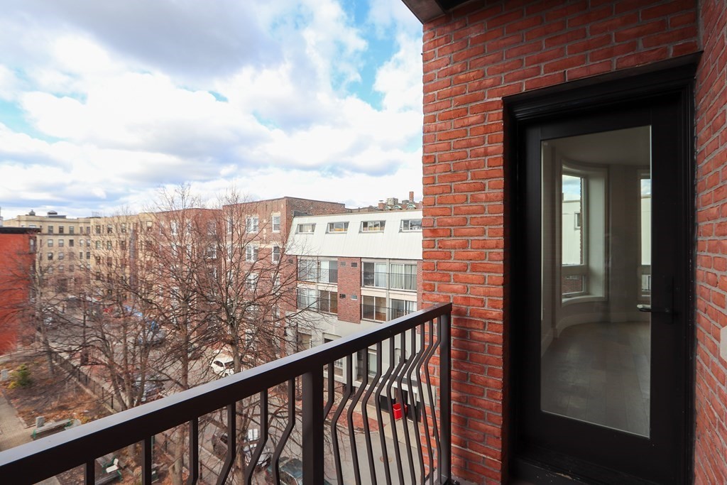 50 Symphony Rd, Fenway