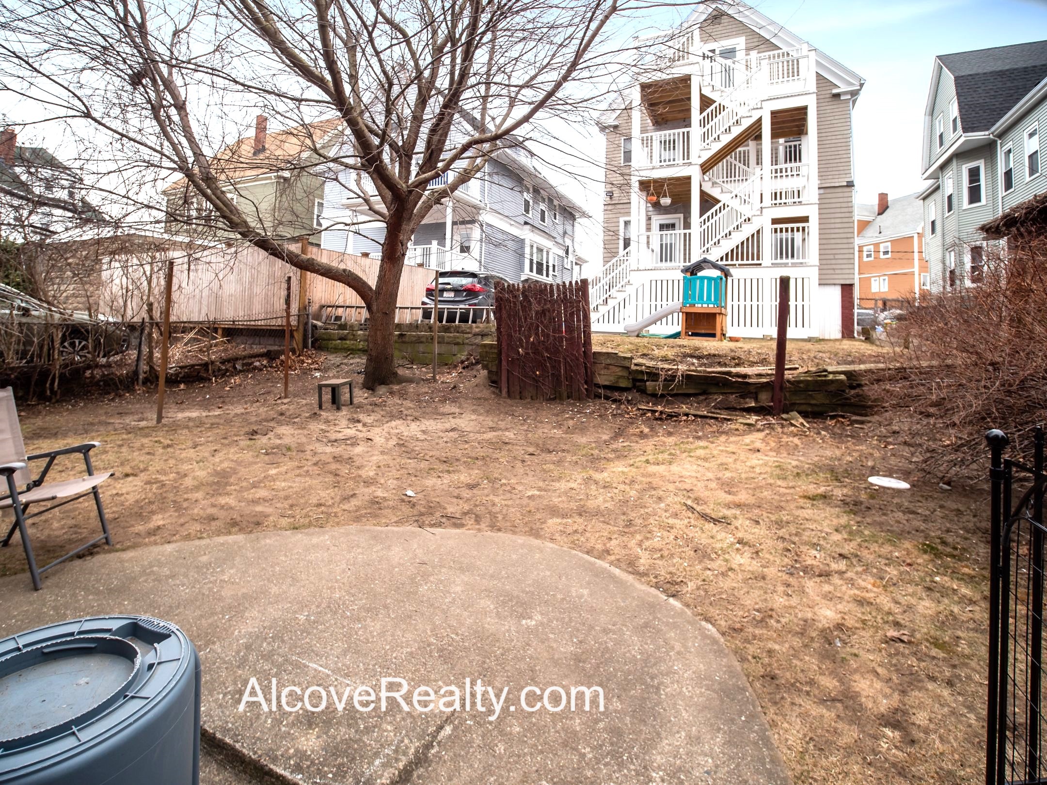 81 Bristol Rd, Medford