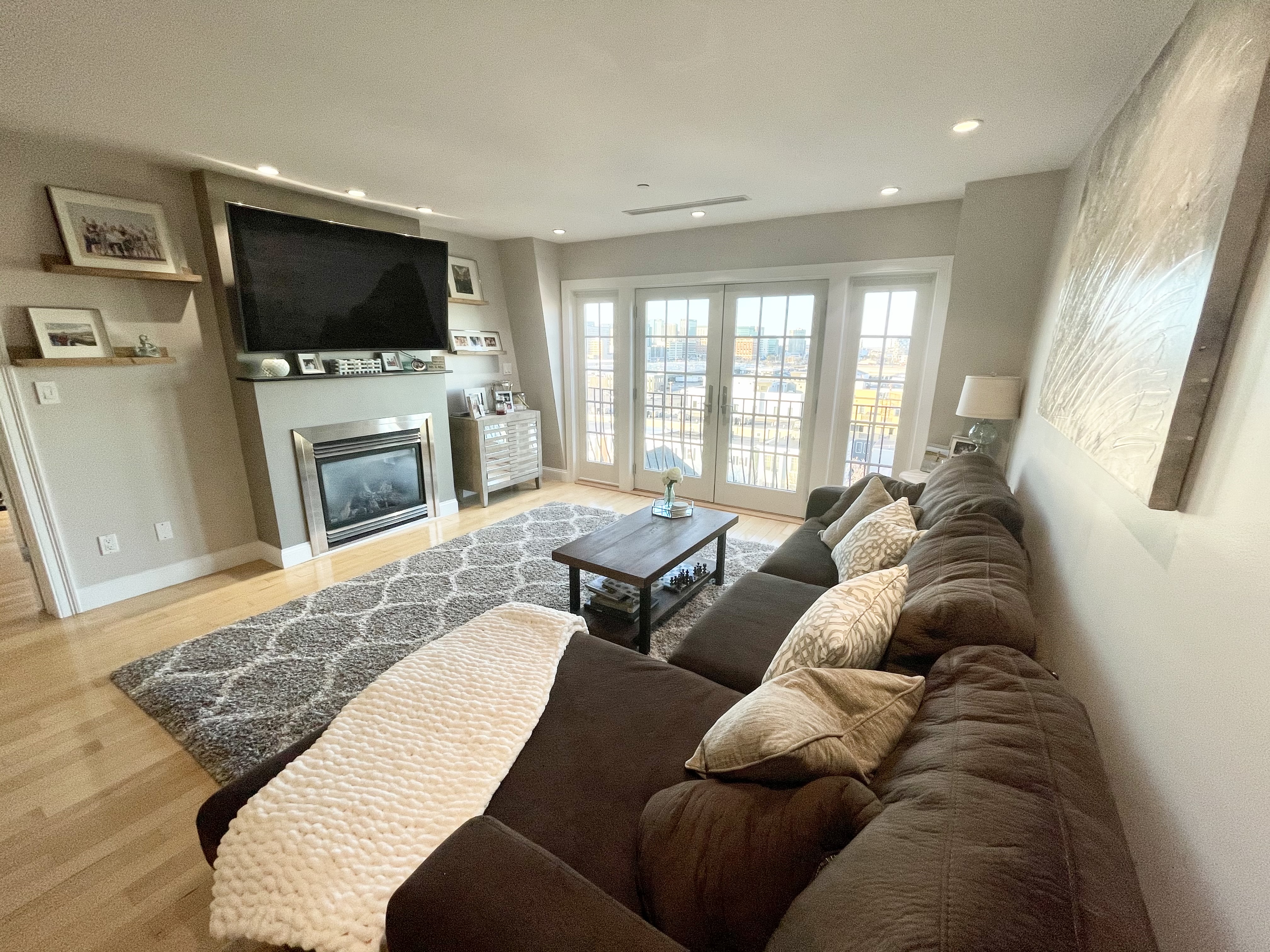 320 3rd St, South Boston