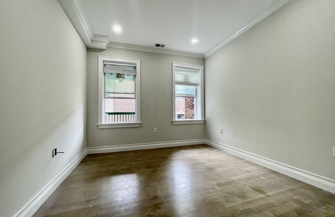 14 Mount Hood Rd, Allston