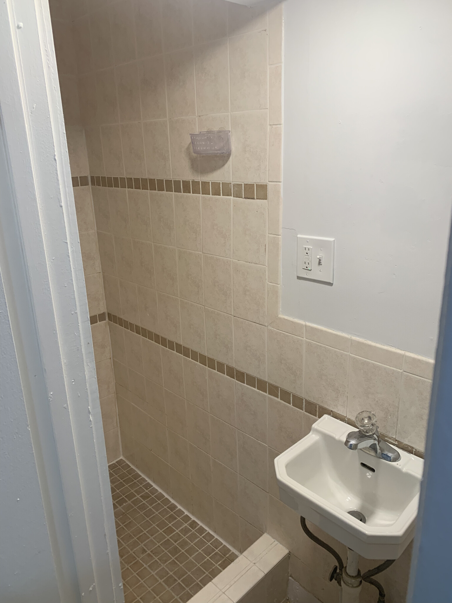 303 Summit Ave, Brighton