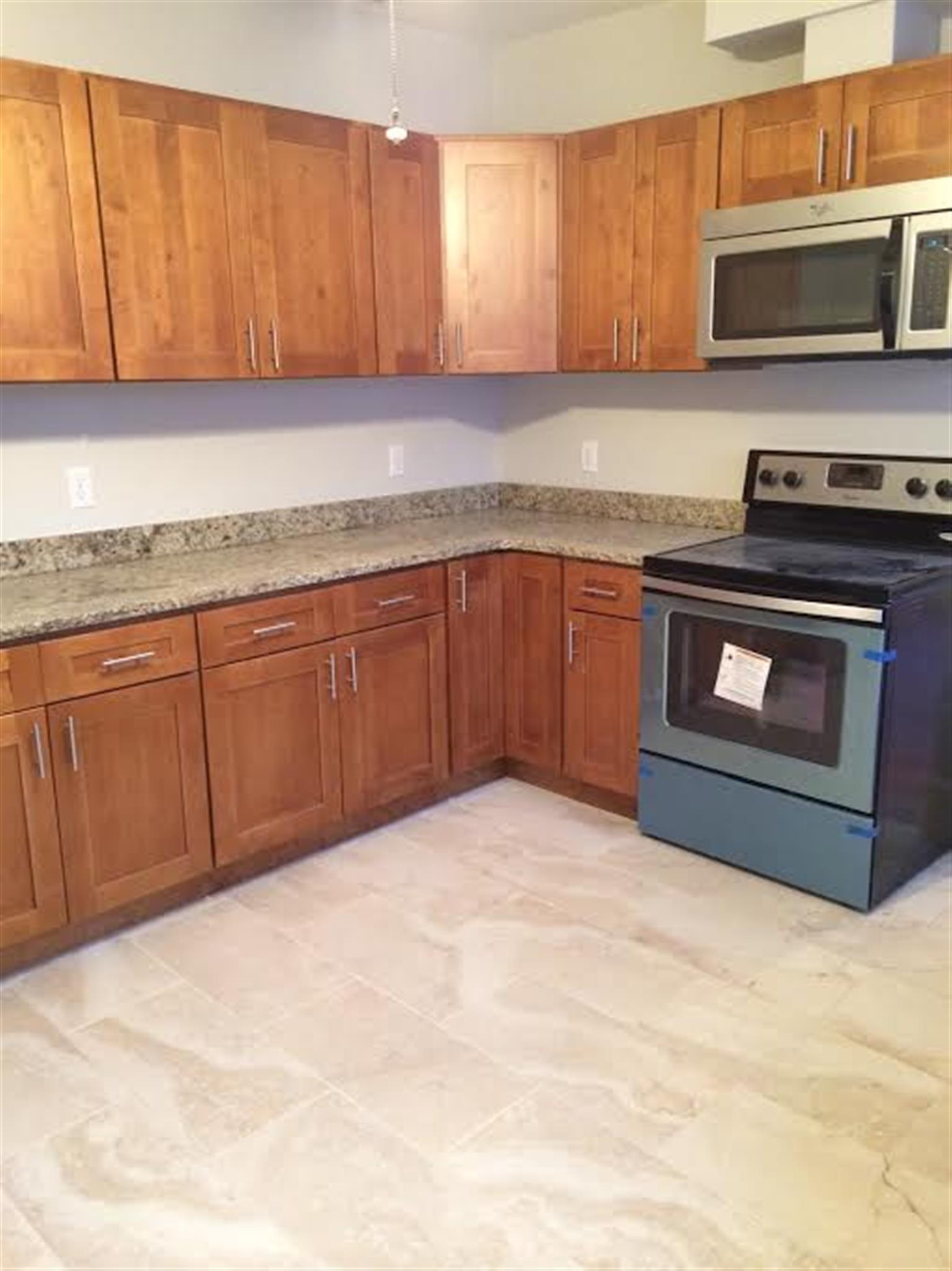 572 High St, Medford