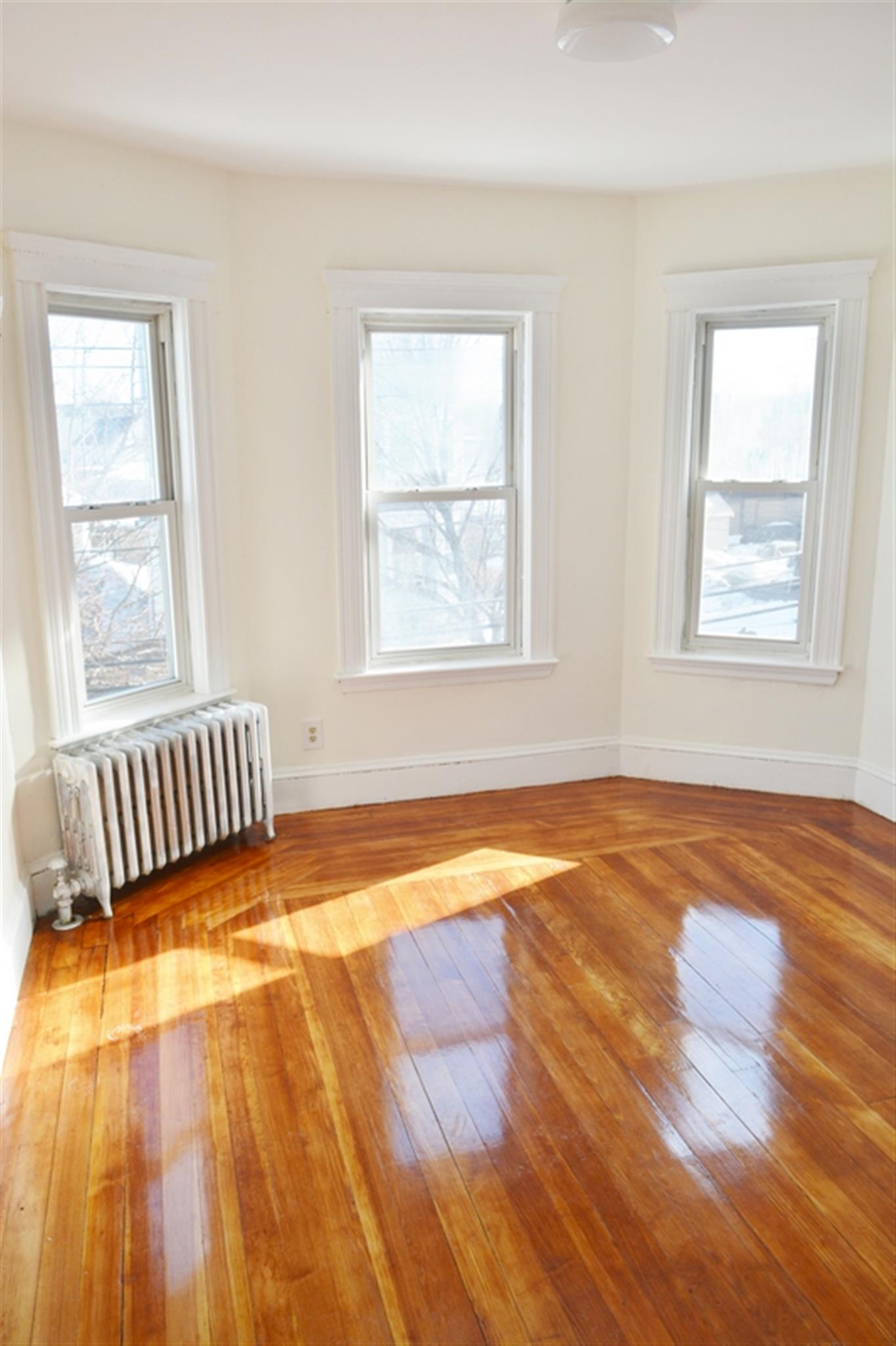 12 Willard Ave, Medford