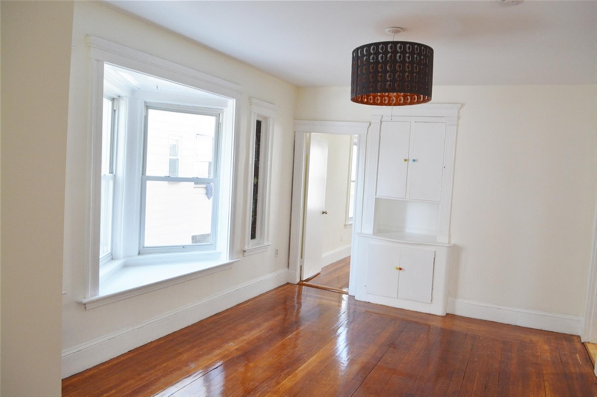 12 Willard Ave, Medford