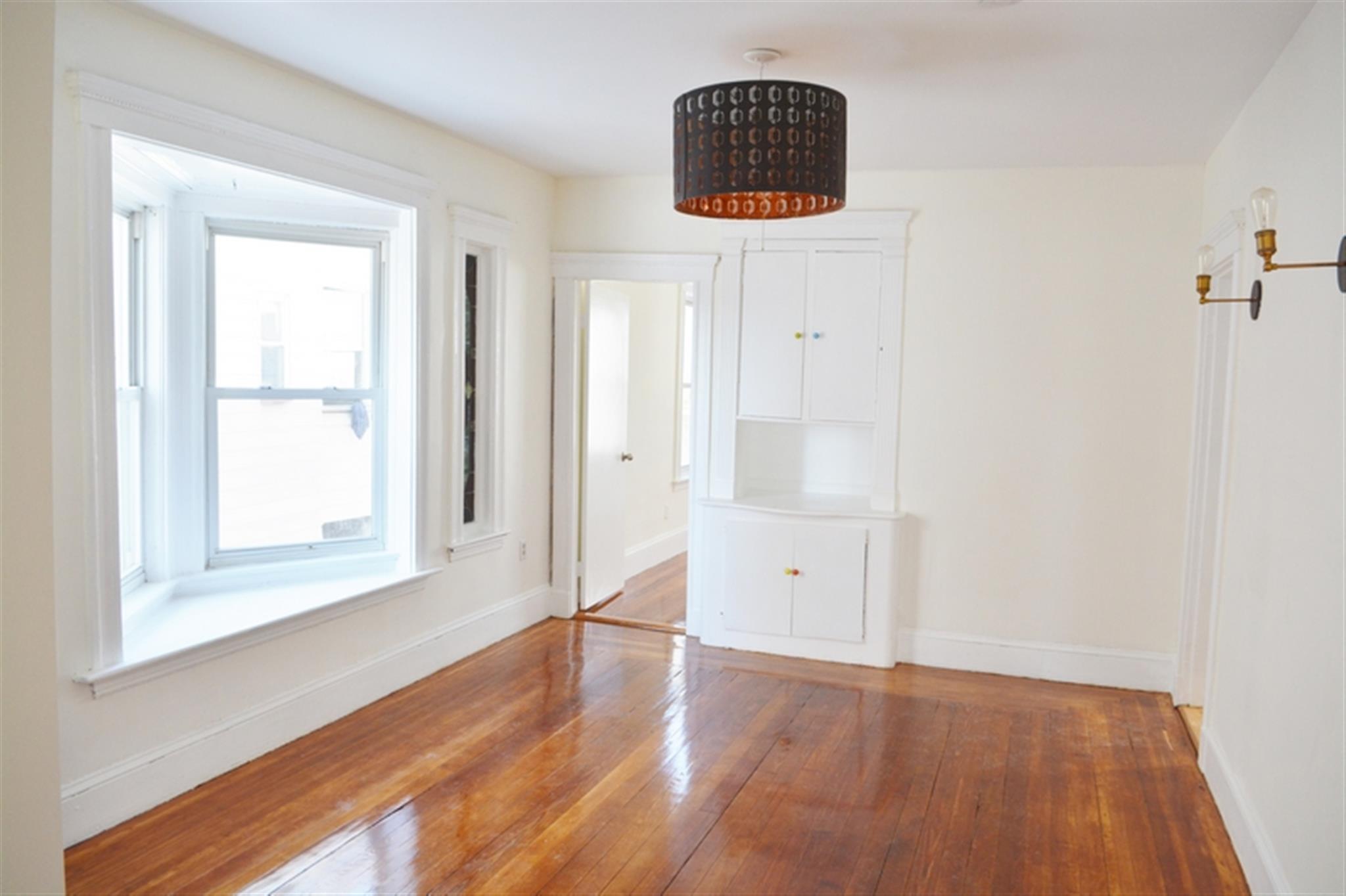 12 Willard Ave, Medford