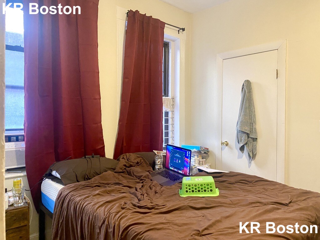 1412 Commonwealth Ave, Brighton