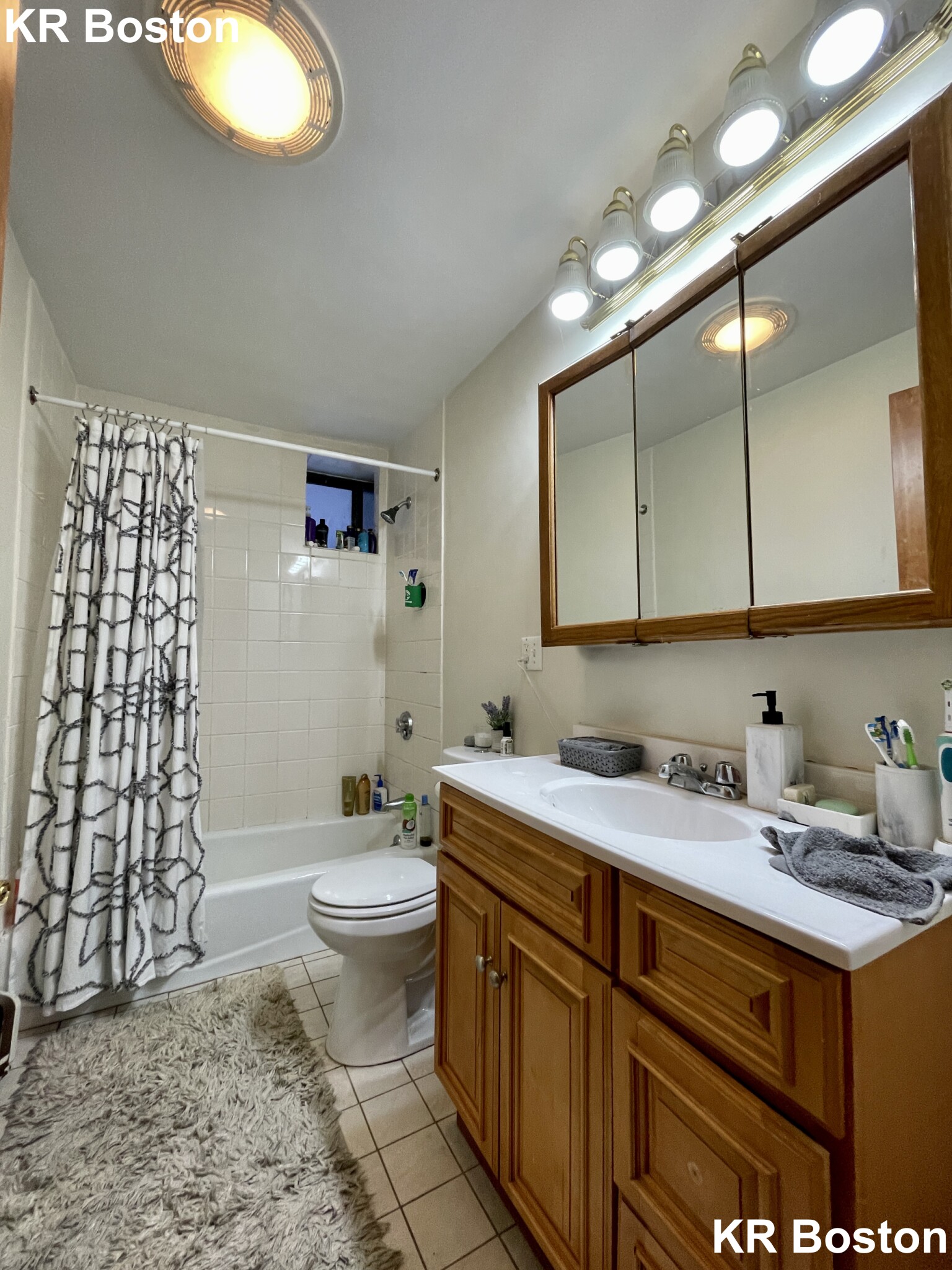 1422 Commonwealth Ave, Brighton