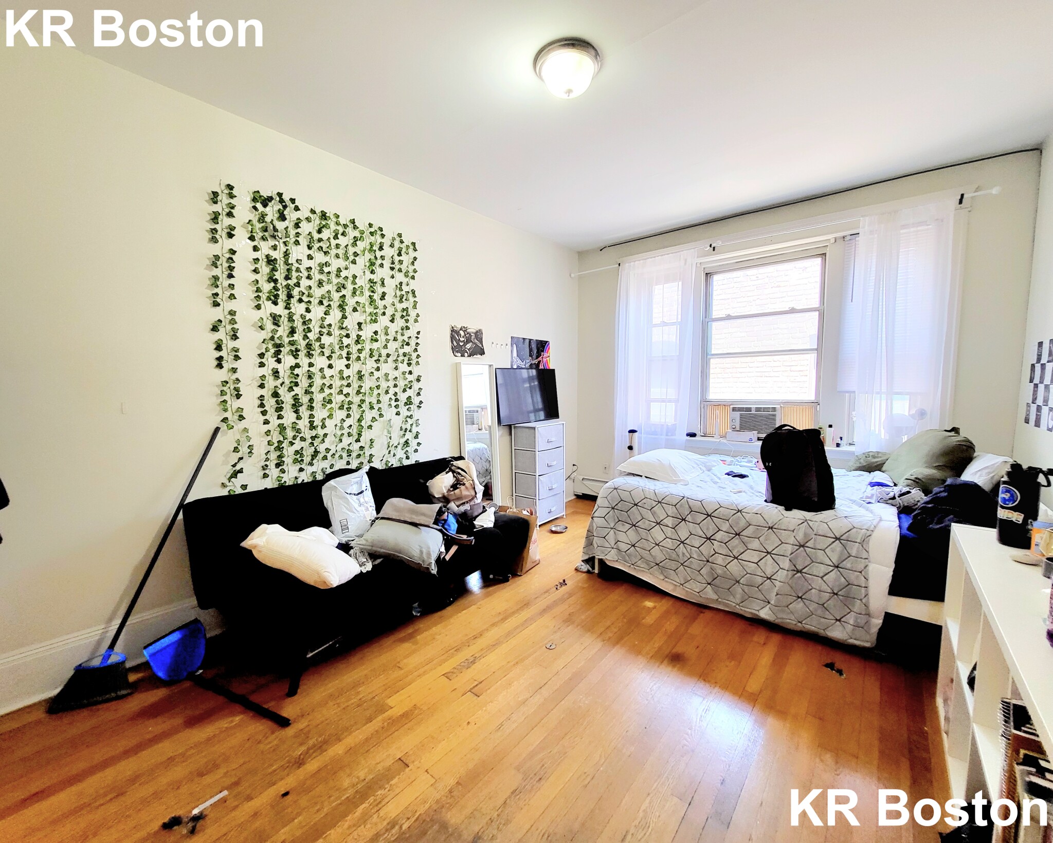 1426 Commonwealth Ave, Brighton