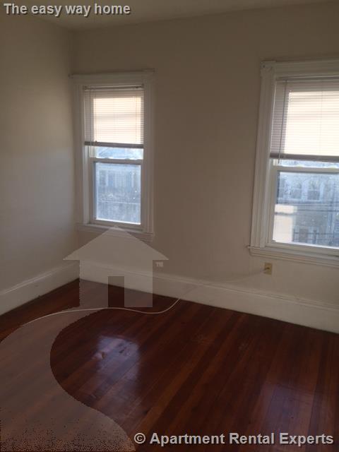 104 Conwell Ave, Teele Square