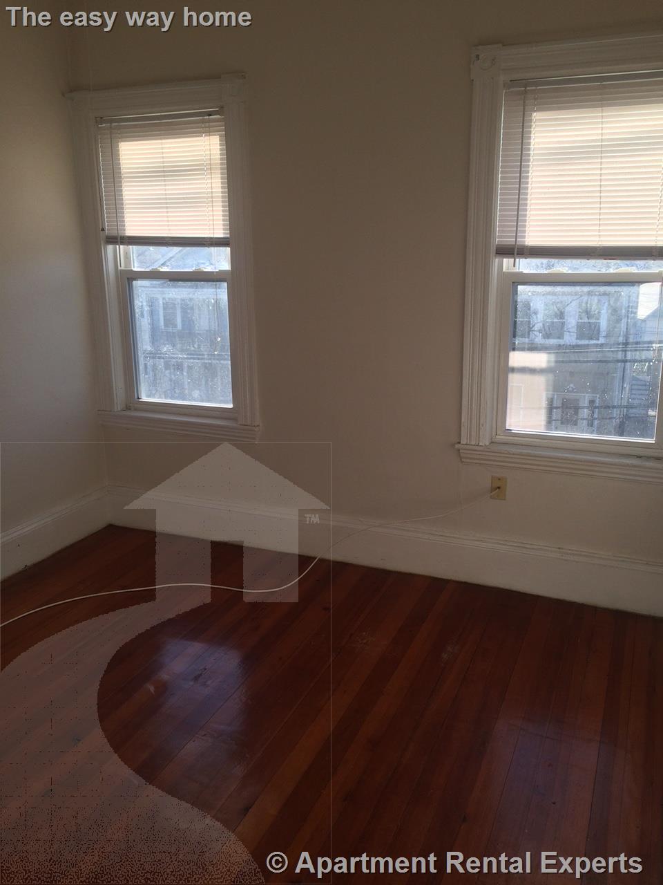 104 Conwell Ave, Teele Square